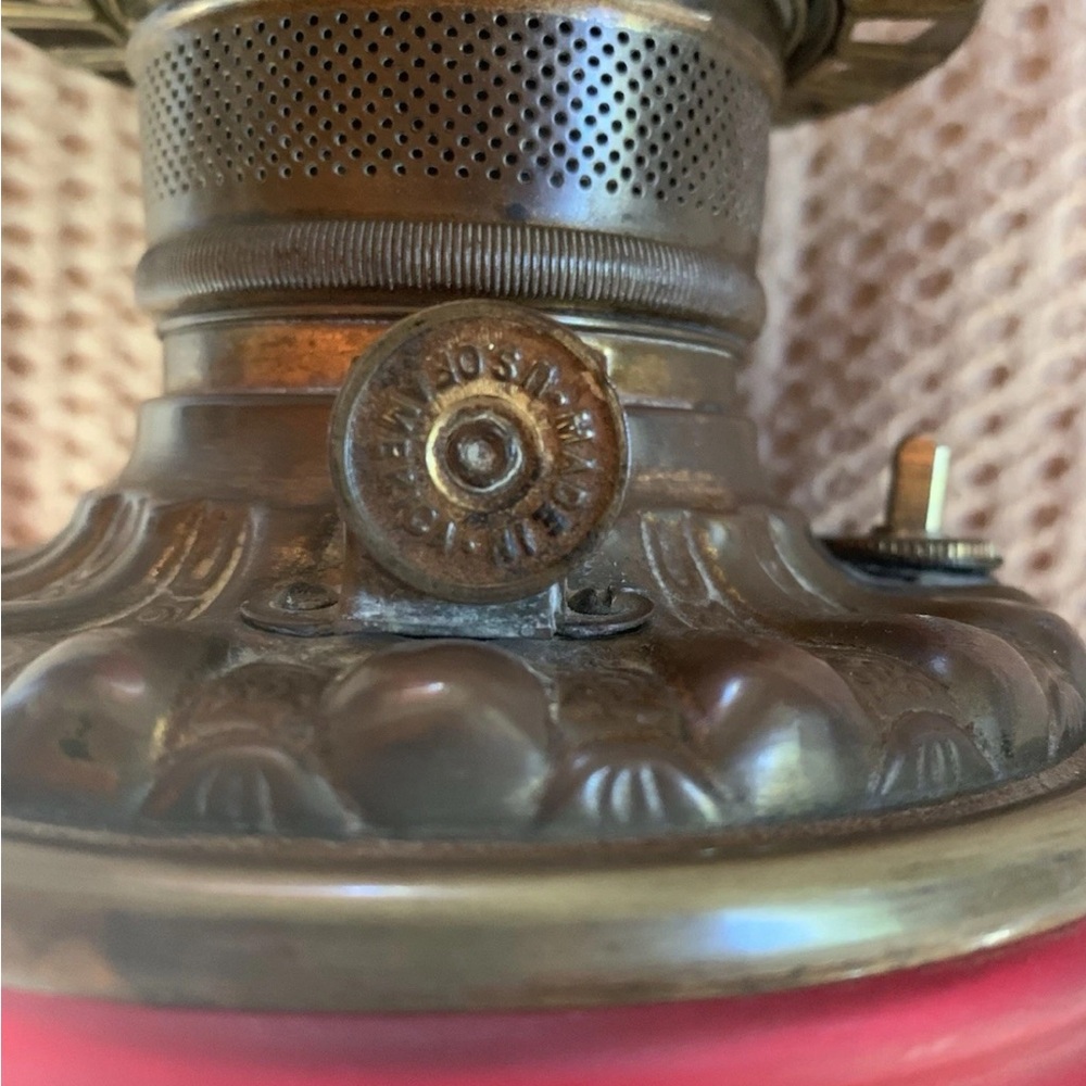 Victorian GWTW Red Large Satin Glass Oil Kerosene Lamp - Picture 14 of 14